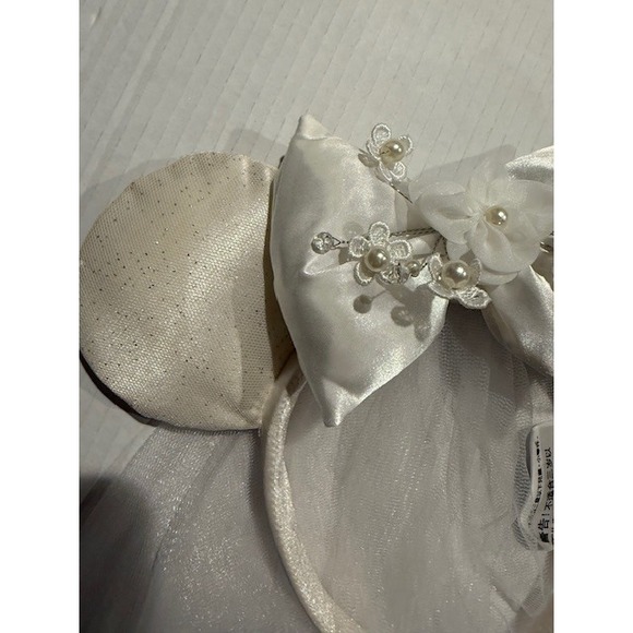 Disney Wedding Minnie Mouse Ears Veil Headband Bridal Disney parks - Picture 2 of 7